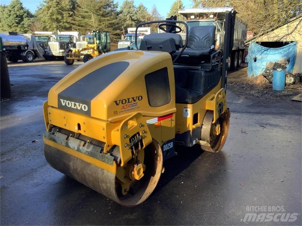 Volvo DD25B Ikerdobos hengerek
