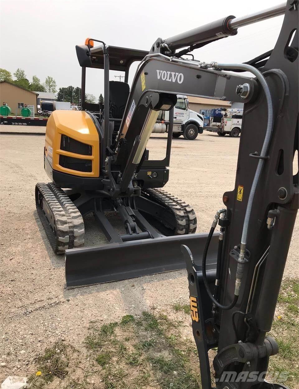 Volvo EC35D Mini kotrók < 7t