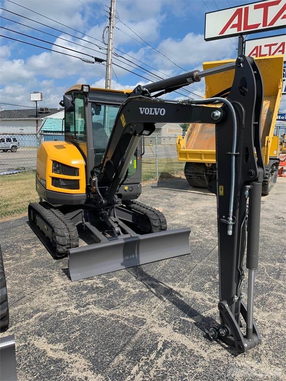 Volvo EC35D Mini kotrók < 7t
