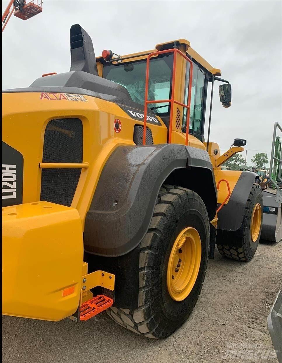 Volvo L120H Gumikerekes homlokrakodók