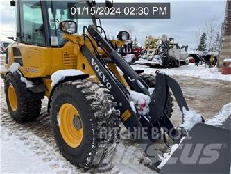 Volvo L25 Gumikerekes homlokrakodók
