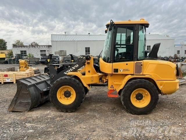 Volvo L30G Gumikerekes homlokrakodók