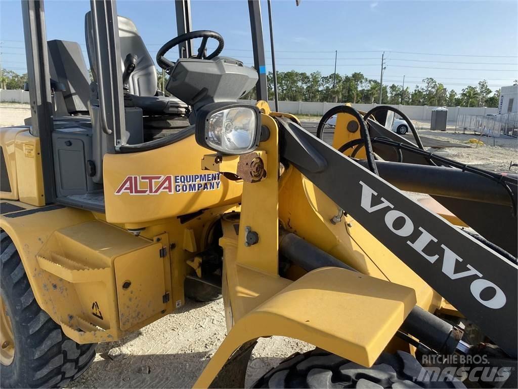 Volvo L30GS Gumikerekes homlokrakodók