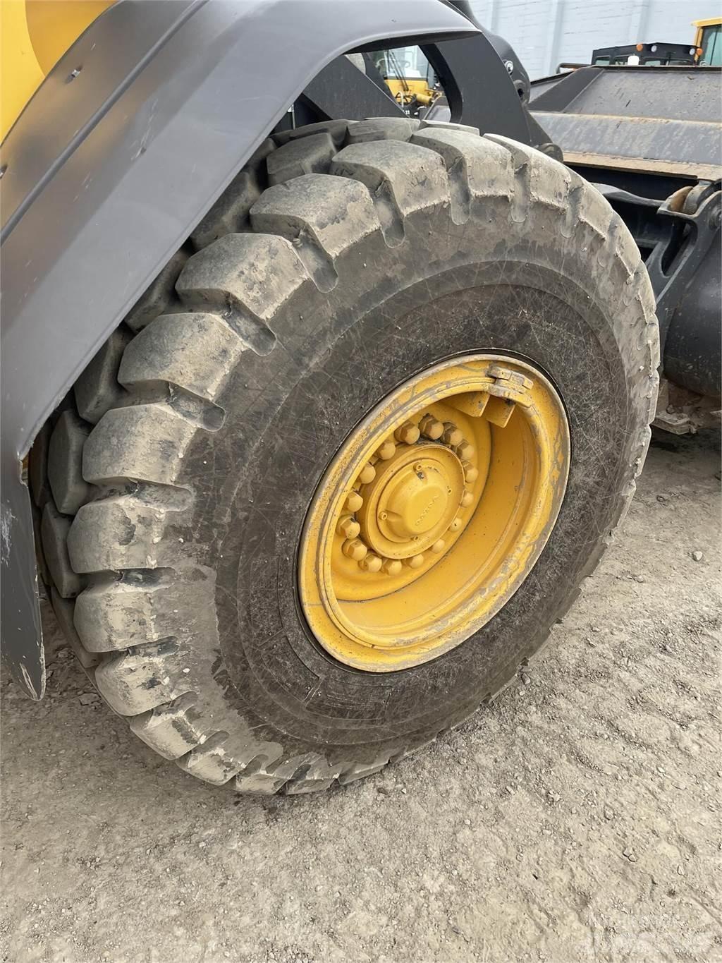Volvo L90H Gumikerekes homlokrakodók