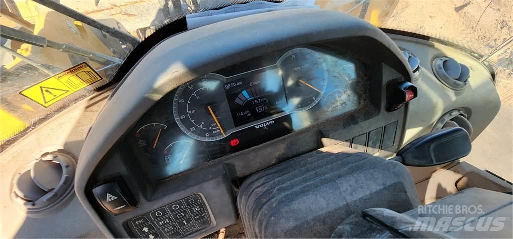 Volvo L90H Gumikerekes homlokrakodók