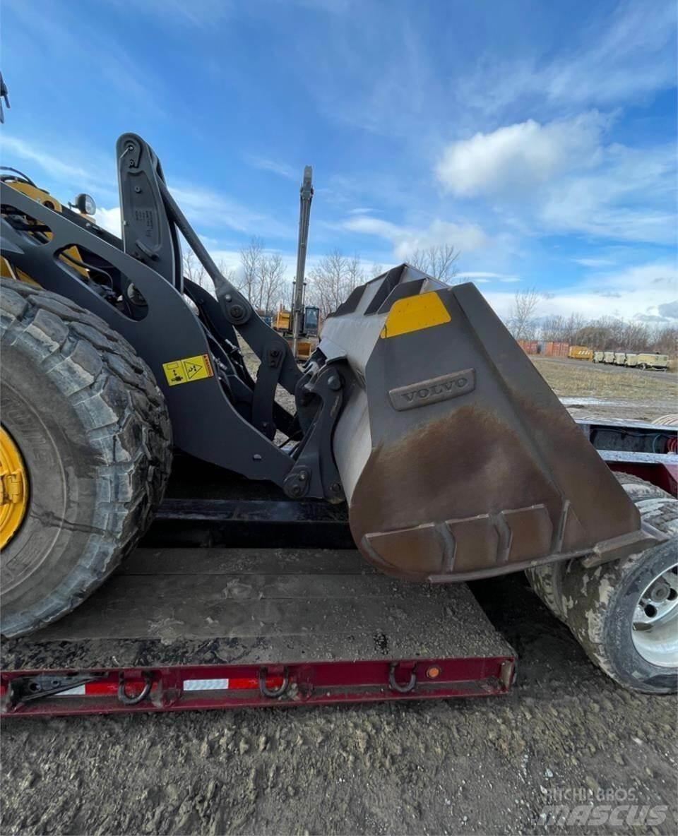 Volvo L90H Gumikerekes homlokrakodók