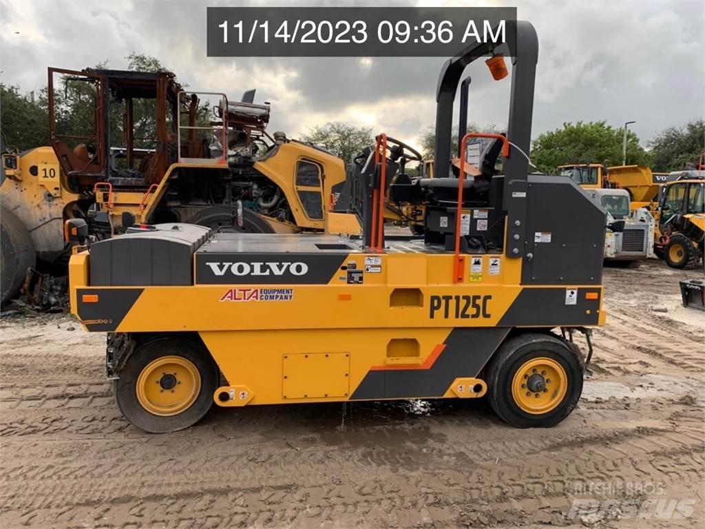 Volvo PT125C Pneumatikus kerekes hengerek
