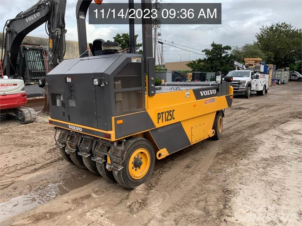Volvo PT125C Pneumatikus kerekes hengerek
