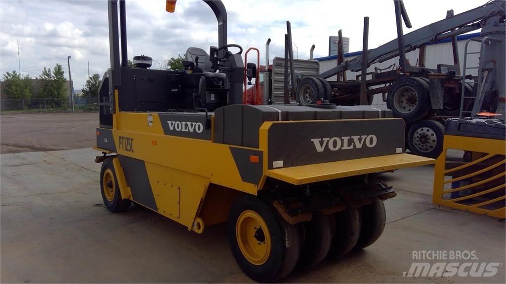 Volvo PT125C Pneumatikus kerekes hengerek