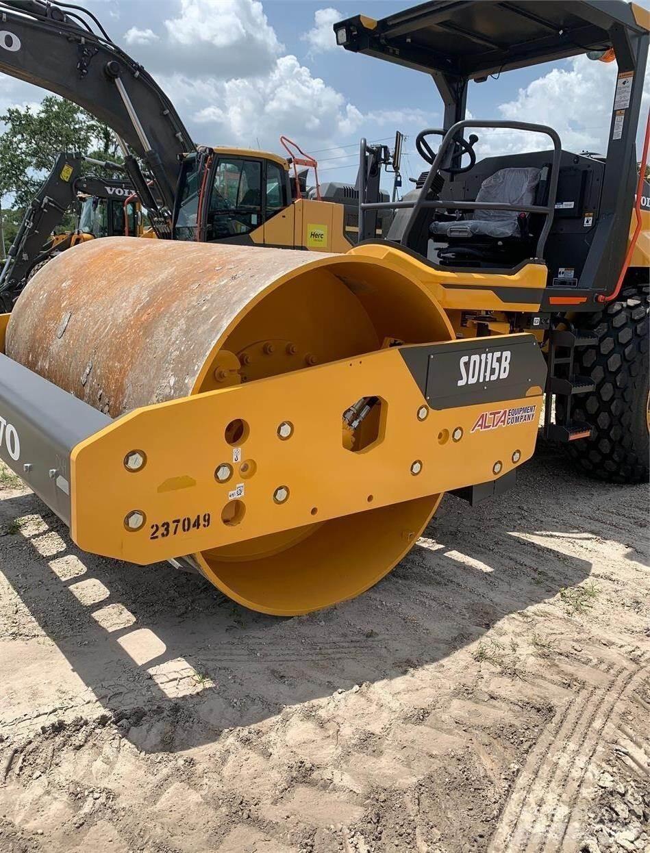 Volvo SD115B Ikerdobos hengerek