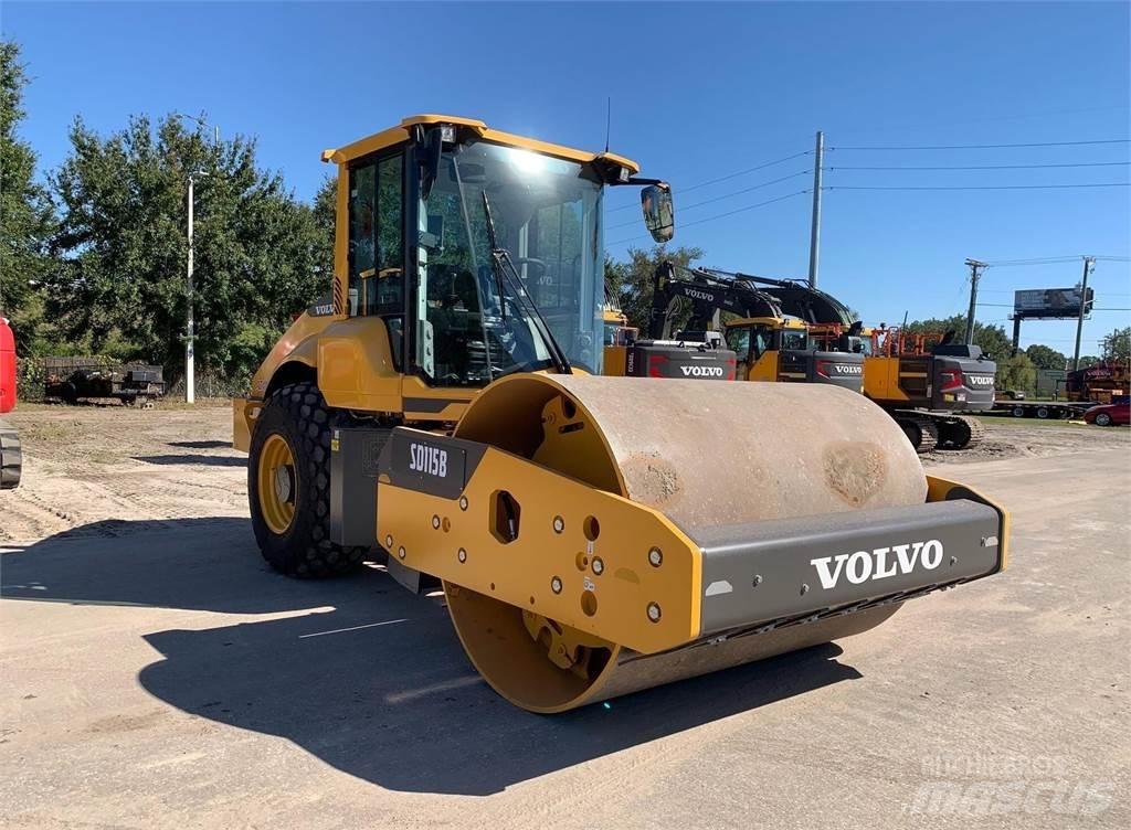 Volvo SD115B Ikerdobos hengerek
