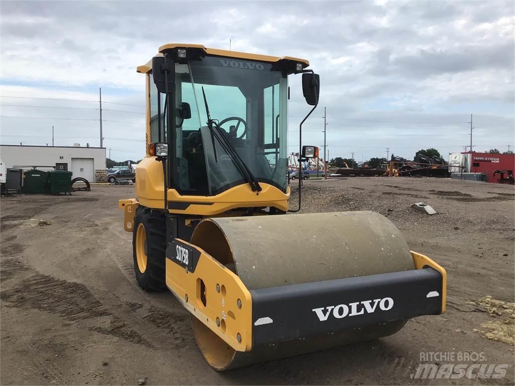 Volvo SD75B Ikerdobos hengerek