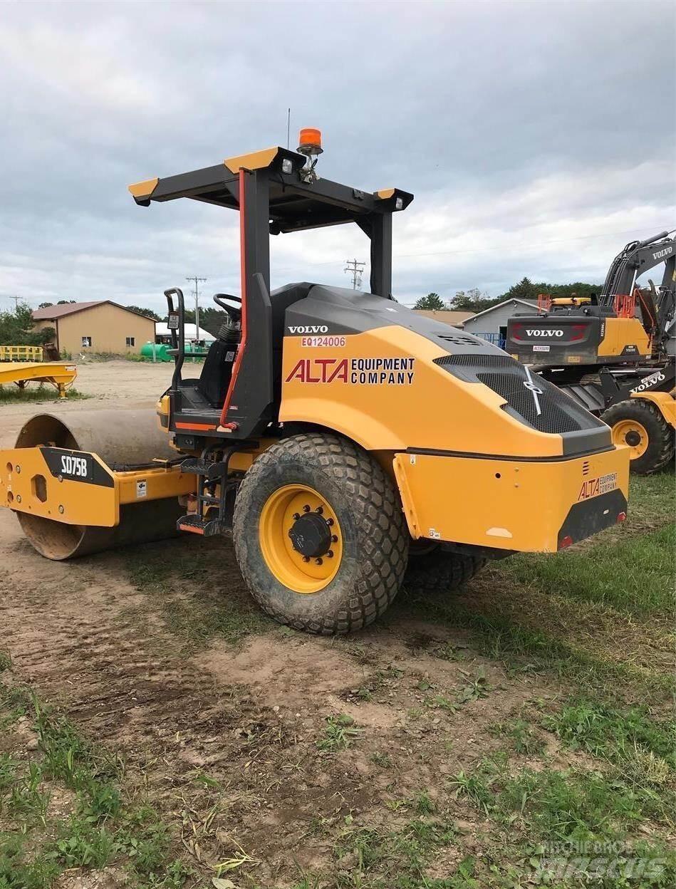 Volvo SD75B Ikerdobos hengerek