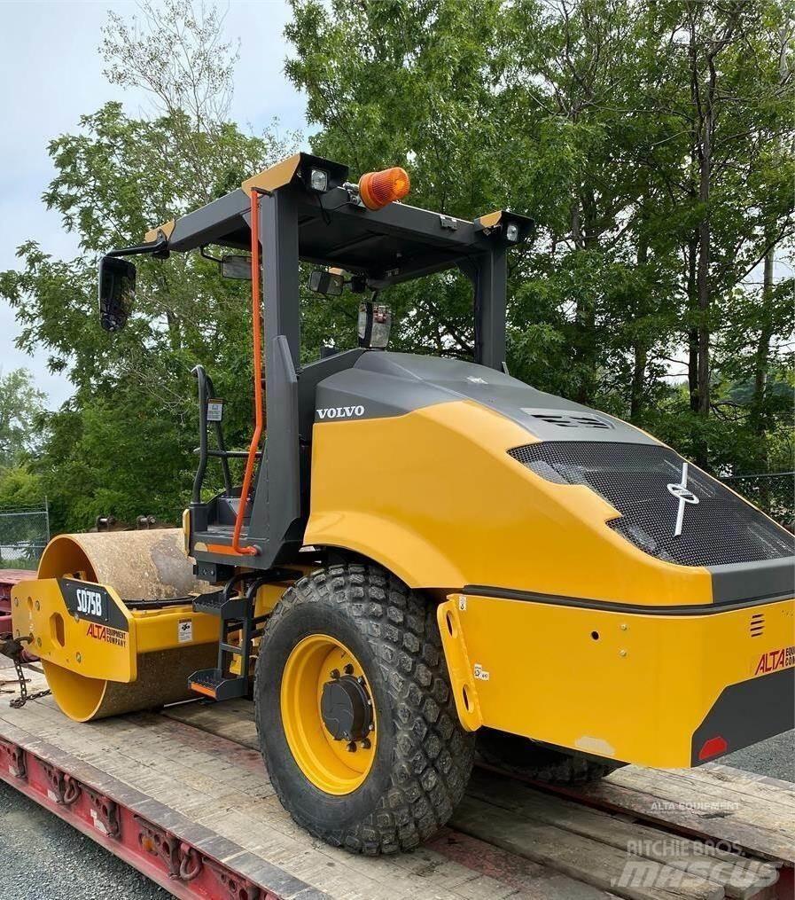 Volvo SD75B Ikerdobos hengerek