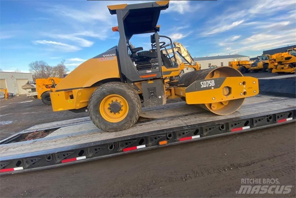 Volvo SD75B Ikerdobos hengerek