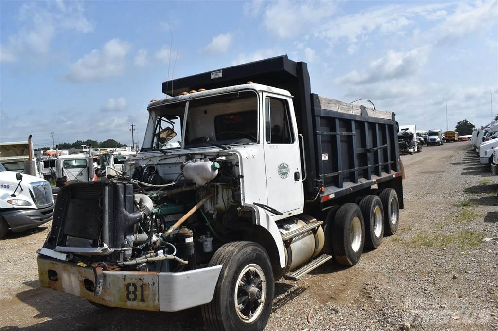 Volvo WG84B Billenő teherautók