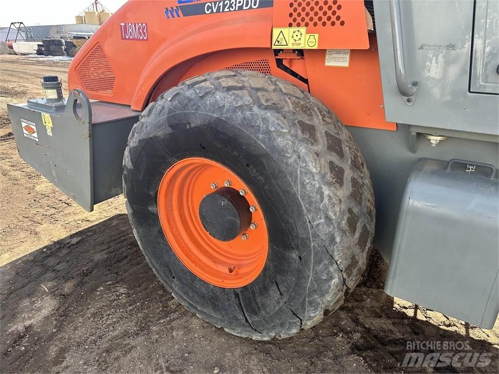 XCMG CV123PDU Ikerdobos hengerek