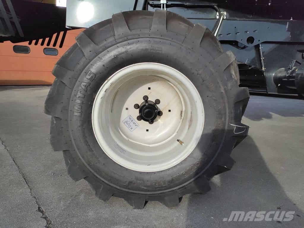 New Holland TC 5.90 Kombájnok