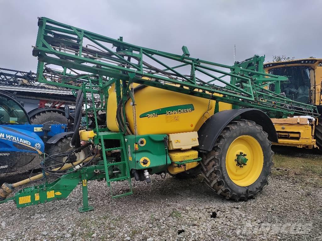 John Deere 740 i Vontatott trágyaszórók