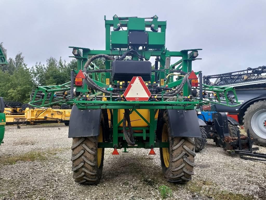 John Deere 740 i Vontatott trágyaszórók