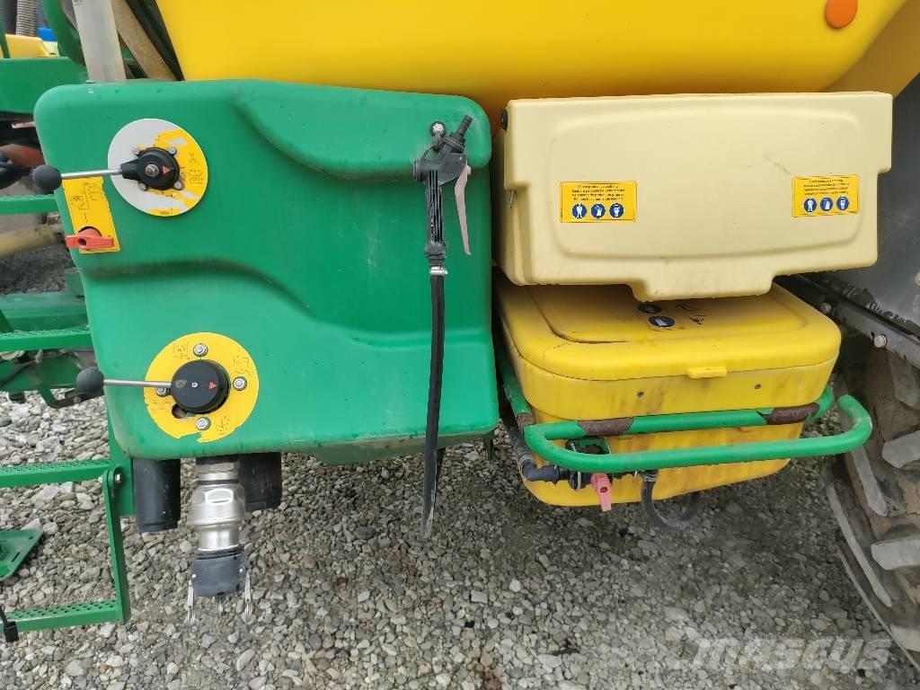 John Deere 740 i Vontatott trágyaszórók
