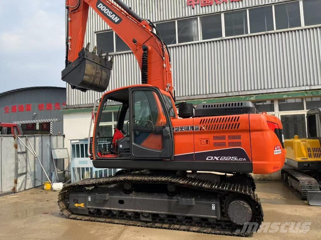 Doosan DX 225 LCA Lánctalpas kotrók
