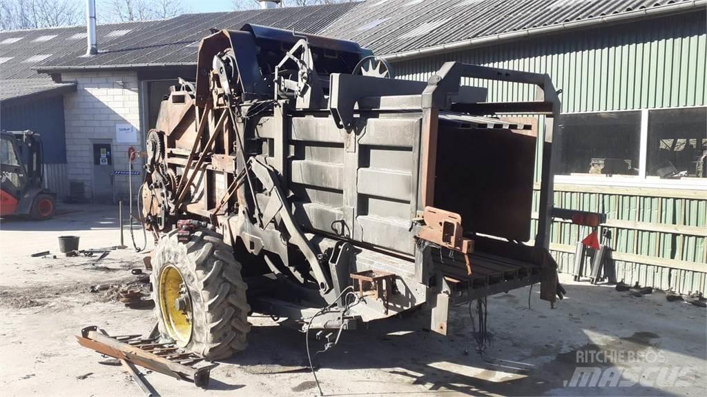 Fendt 12130N Traktorok
