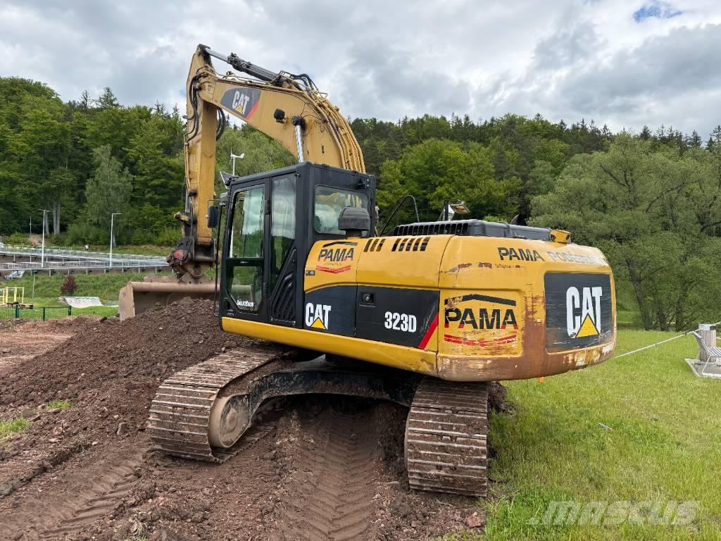 CAT 323 D L Lánctalpas kotrók