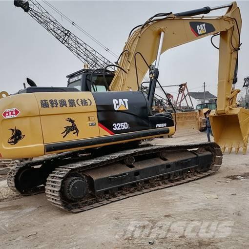 CAT 325 D L Lánctalpas kotrók