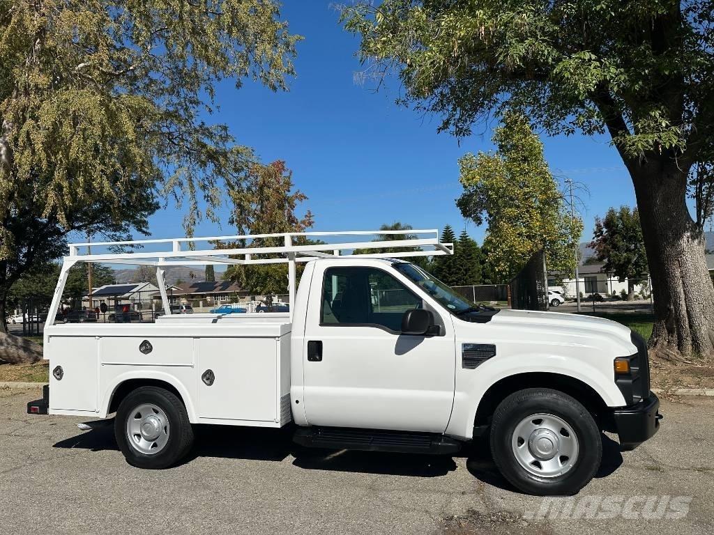 Ford F 250 SD Kis teherszállító/Platós kocsi