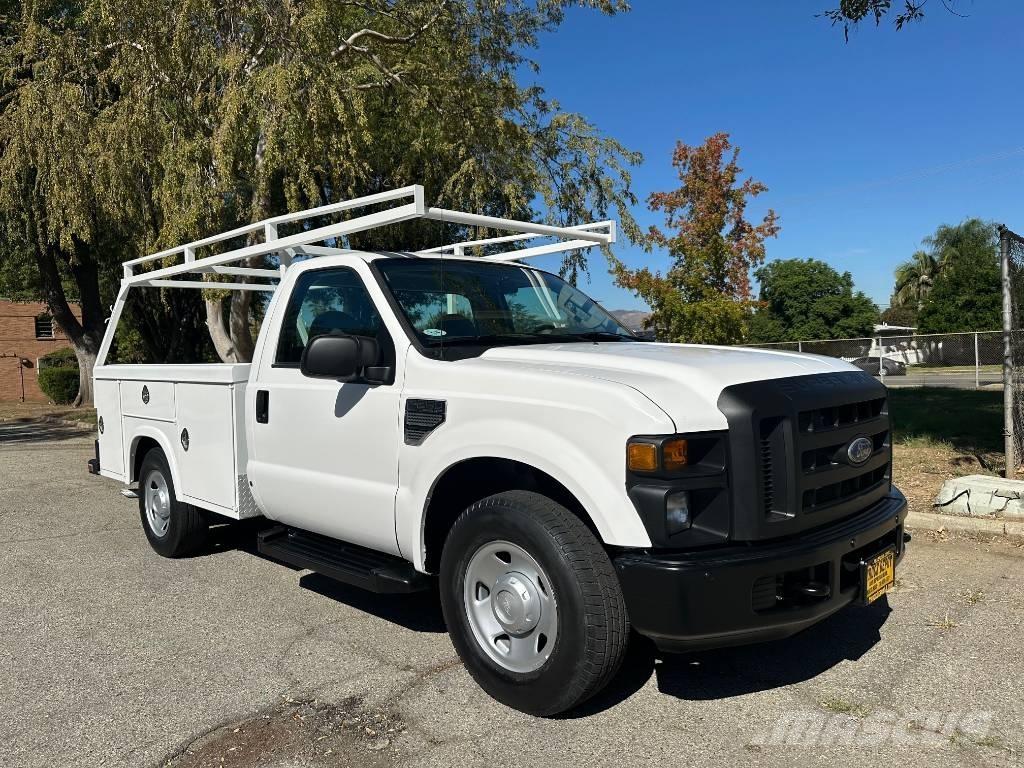 Ford F 250 SD Kis teherszállító/Platós kocsi
