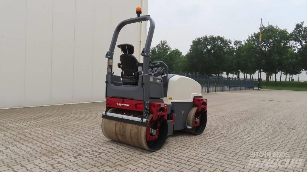 Dynapac CC1200 VI Ikerdobos hengerek