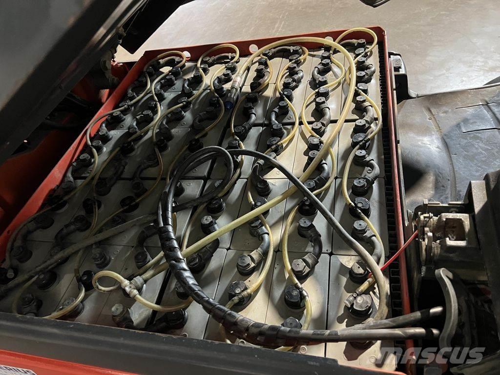 Linde E35L-01 Elektromos targoncák