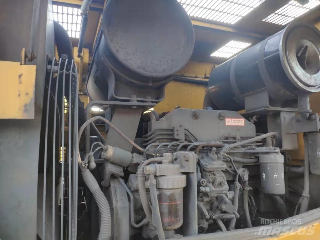 Komatsu WA 320-3 Gumikerekes homlokrakodók