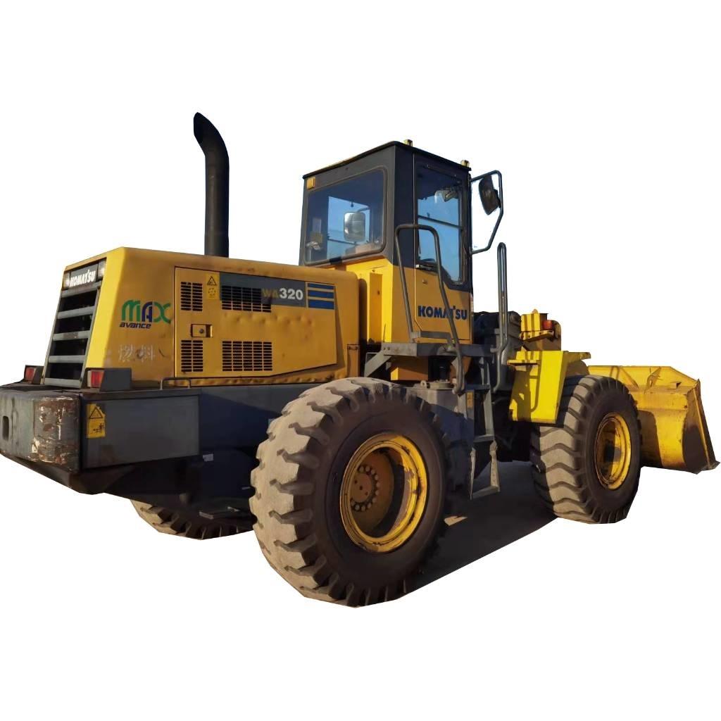 Komatsu WA 320-3 Gumikerekes homlokrakodók