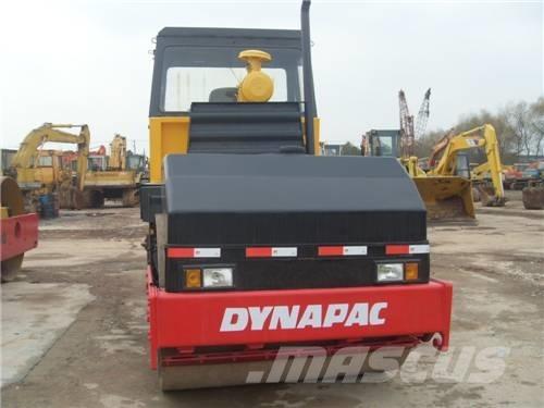 Dynapac CC 211 Ikerdobos hengerek