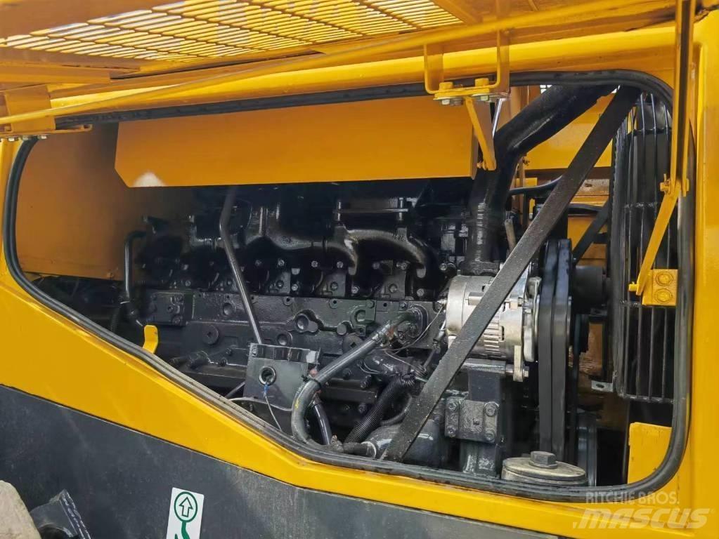 Komatsu WA 470-3 Gumikerekes homlokrakodók