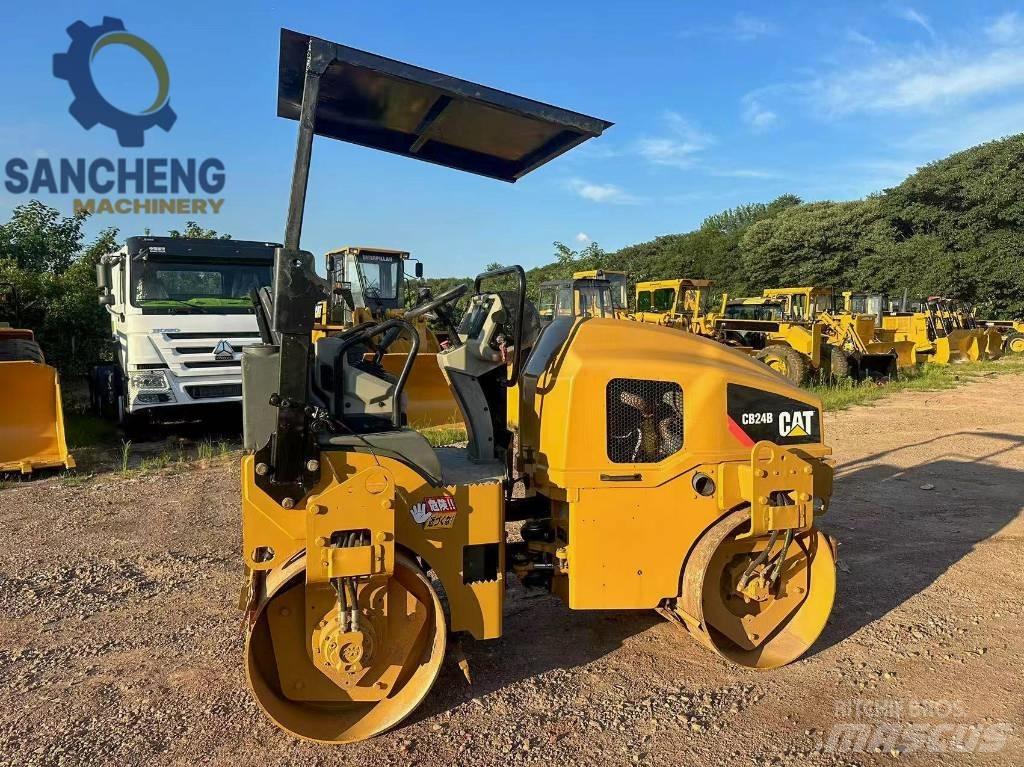 CAT CB24B Ikerdobos hengerek