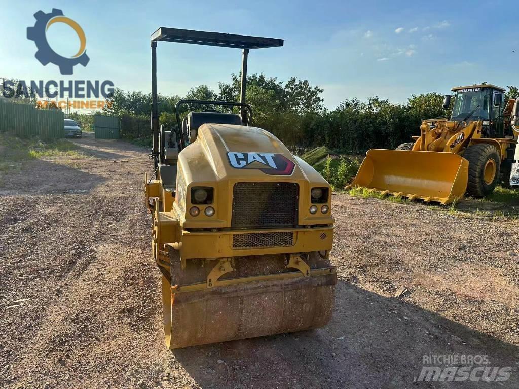 CAT CB24B Ikerdobos hengerek