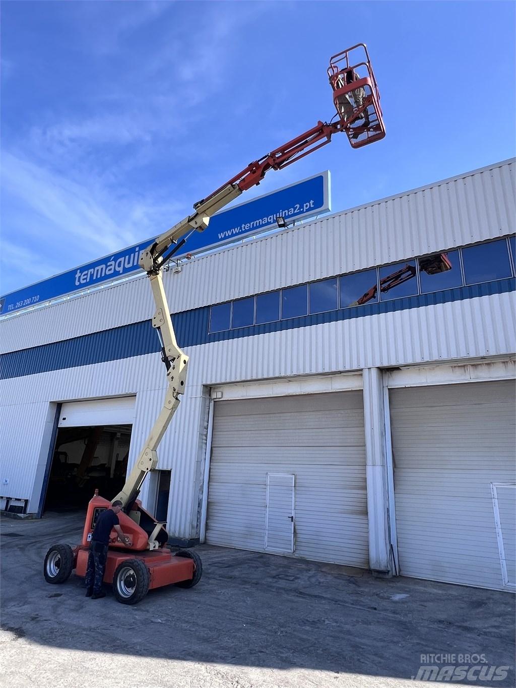 JLG E450 AJ Karos emelők