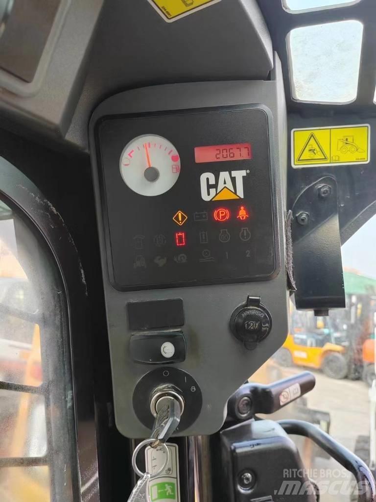 CAT 246 C Kompaktrakodók