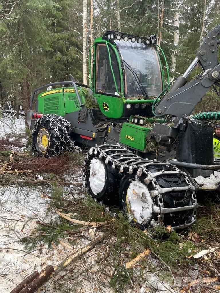 John Deere 1070 G Betakarítók