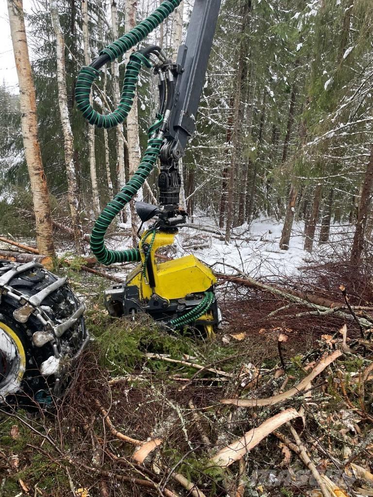 John Deere 1070 G Betakarítók