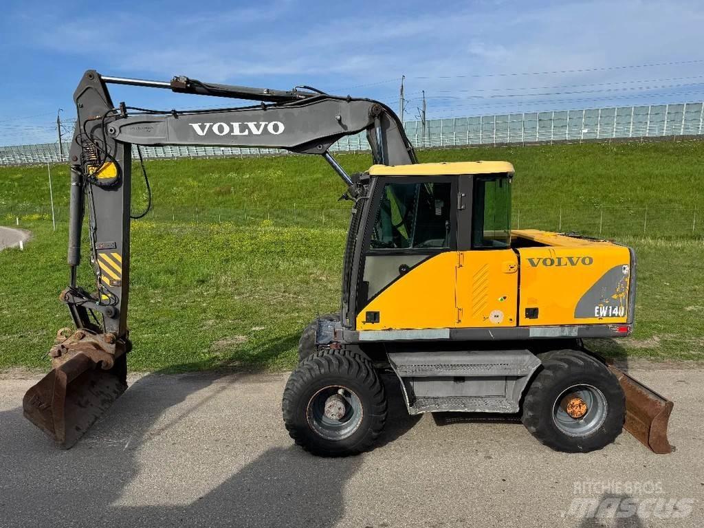 Volvo EW140 Gumikerekes kotrók