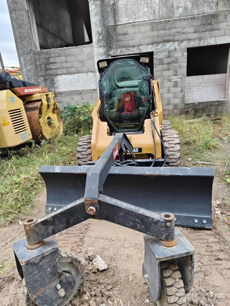 CAT 246C Kompaktrakodók