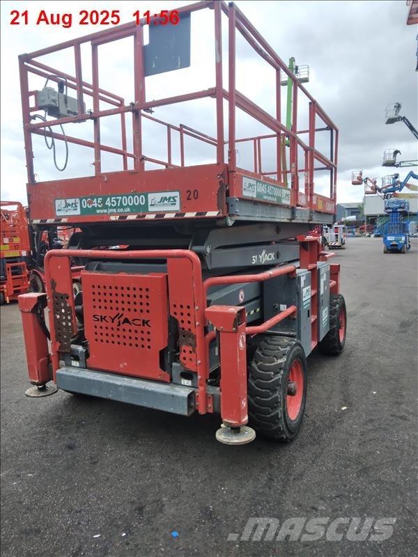 SkyJack SJ 8841 RT Ollós emelők