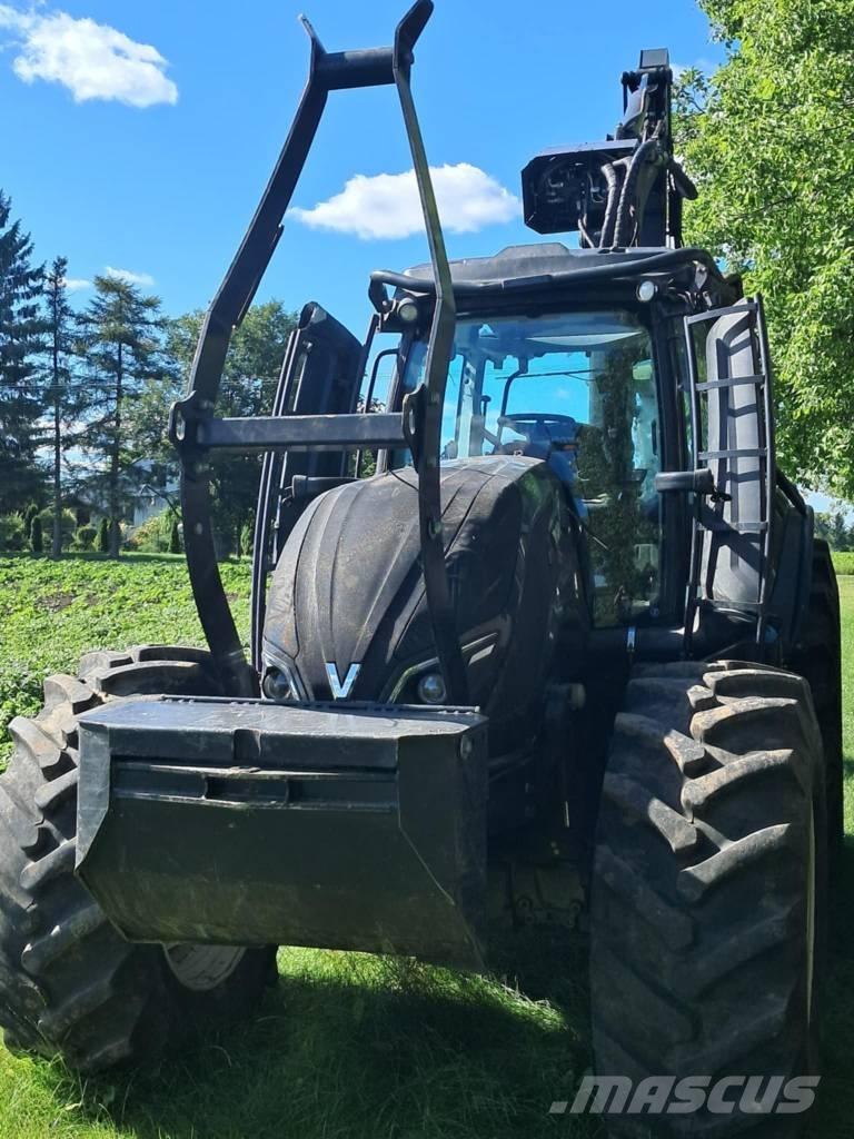 Valtra T 174 Erdészeti traktorok