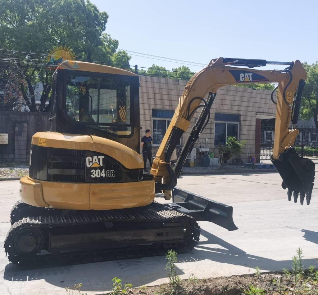 CAT 304 CR Mini kotrók < 7t