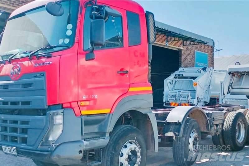 UD CGE 370 8x4 Egyéb