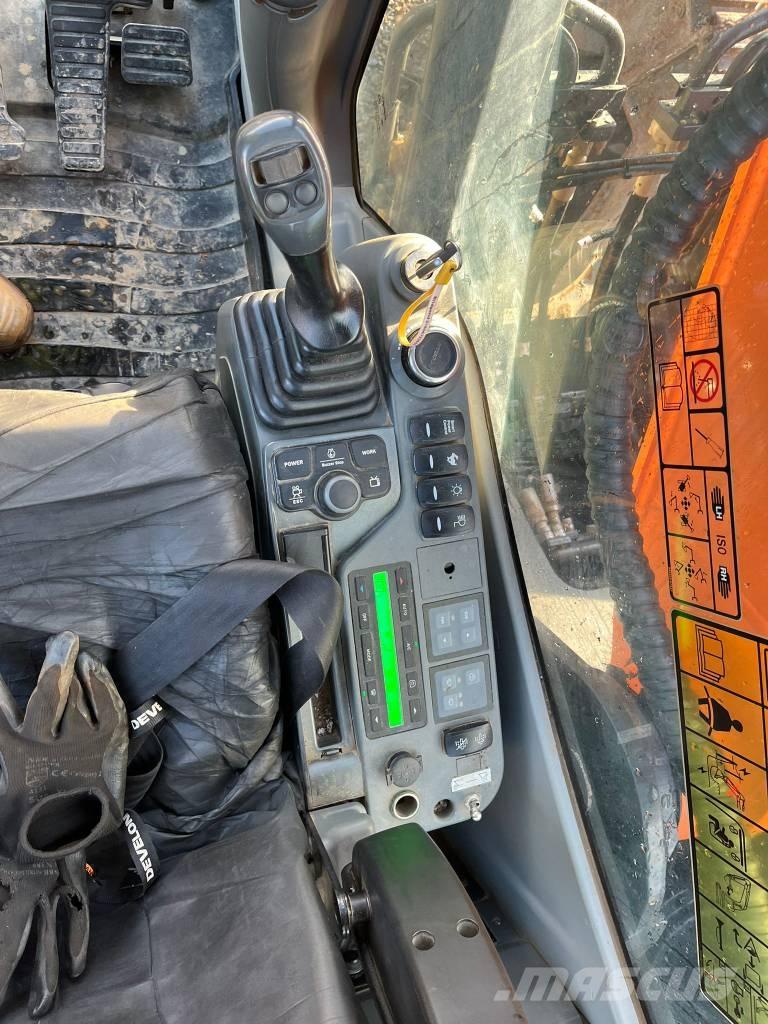 Doosan DX 225 Lánctalpas kotrók